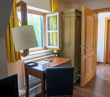 Noon Mirch Hotel Restaurant