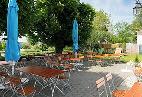 Noon Mirch Hotel Restaurant