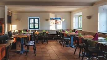 Noon Mirch Hotel Restaurant