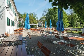 Noon Mirch Hotel Restaurant