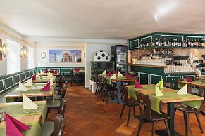 Noon Mirch Hotel Restaurant
