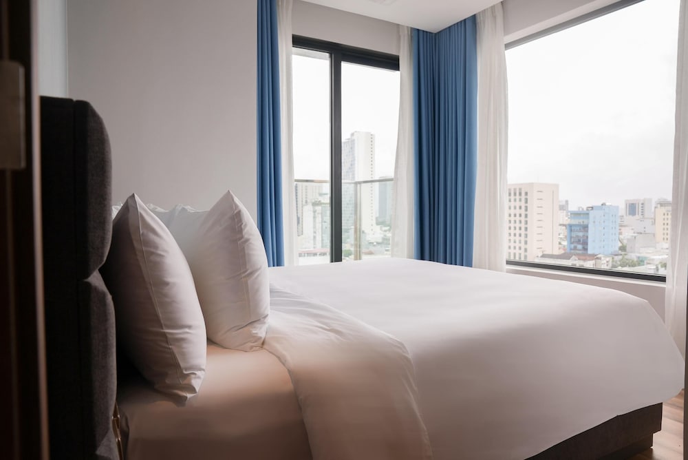 Centre Point Danang Hotel & Residence
