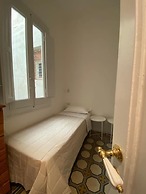 Bari LandLord 242