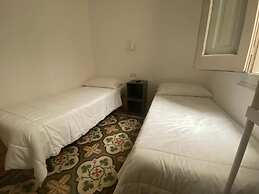 Bari LandLord 242