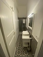 Bari LandLord 242