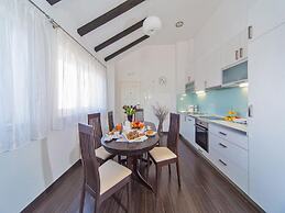 4B Apartments