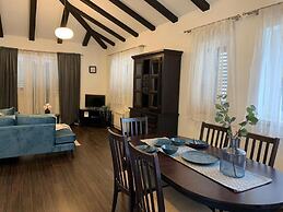 4B Apartments