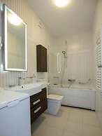 4B Apartments