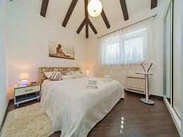 4B Apartments