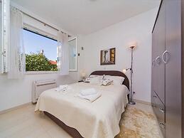 4B Apartments