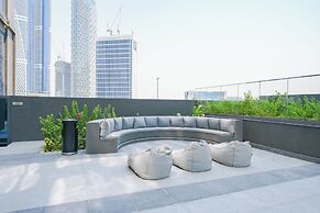 Waves - Comfort and Style in a 21st-Floor Studio With View