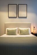 Waves - Comfort and Style in a 21st-Floor Studio With View