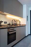 Waves - Comfort and Style in a 21st-Floor Studio With View