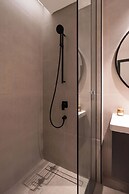 Waves - Comfort and Style in a 21st-Floor Studio With View