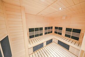 Waves - Comfort and Style in a 21st-Floor Studio With View