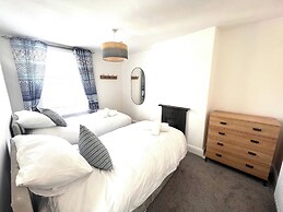 Seaside Haven at Willowdene Cottage