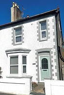 Seaside Haven at Willowdene Cottage