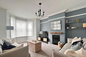 Seaside Haven at Willowdene Cottage