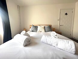 Seaside Haven at Willowdene Cottage