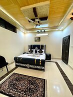 Sapphire Inn