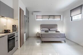 New Pagrati Studio Modern & Cozy