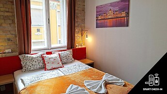 GoodMo Budapest Smart Rooms