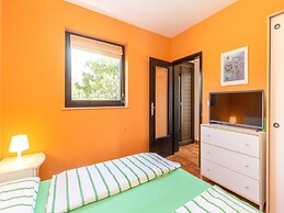 Apartments Ilija Njavro