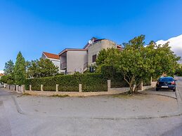 Apartments Ilija Njavro