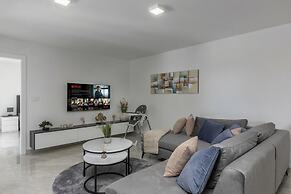 Spacious Pool Apartment Crikvenica