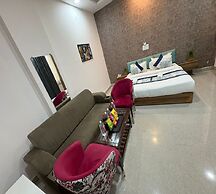 Radiant Blu Hotel