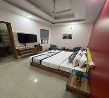 Radiant Blu Hotel