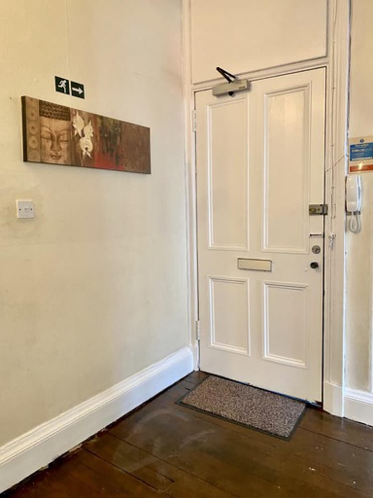 Large 5 Bedroom Flat in Marchmont, Edinburgh