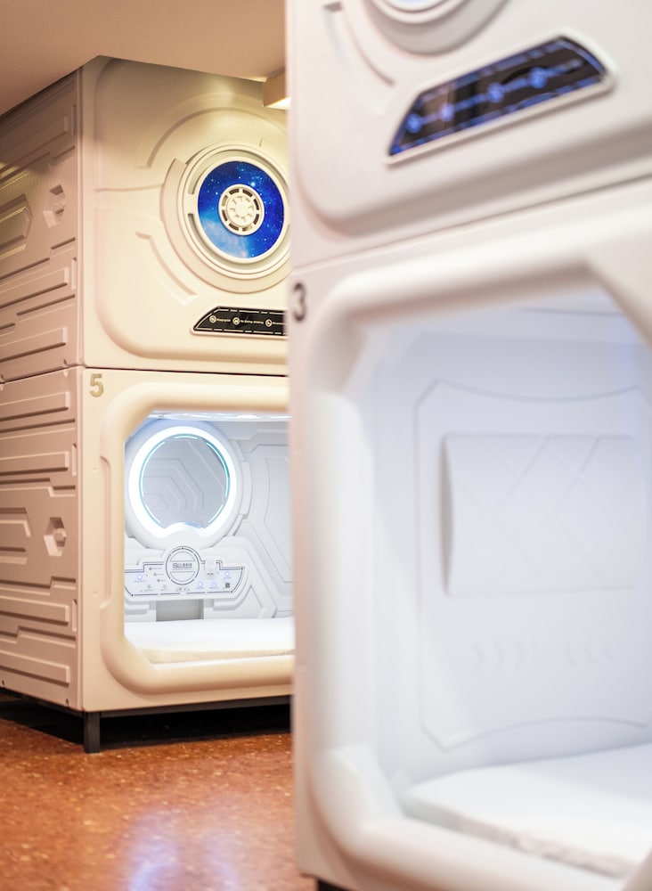 Just Hostel Capsules