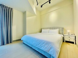 Uptown Parksuites BGC