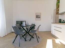 Lake River Apartment
