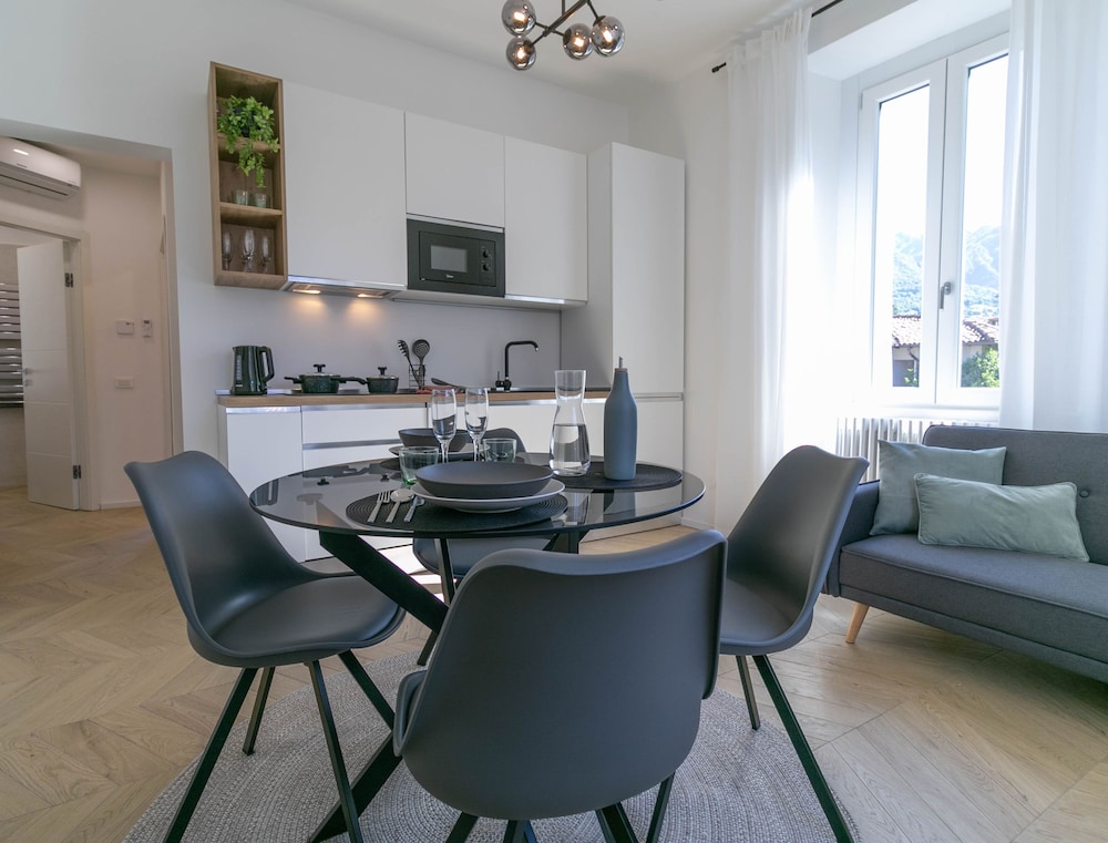 Lake River Apartment