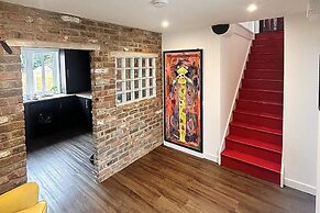 Northampton Oasis - 4 Bedroom House