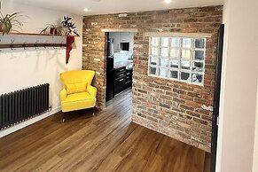 Northampton Oasis - 4 Bedroom House