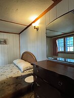 Alton Lodges