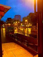 Hostal Taxo Yura