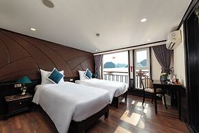 Amanda Cruise Ha Long Bay