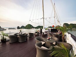 Hera Classic Boutique Cruise