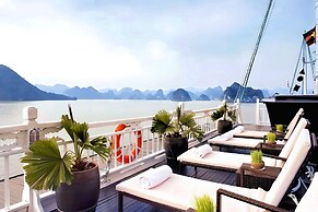 Hera Classic Boutique Cruise