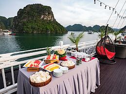 Hera Classic Boutique Cruise