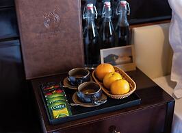 Hera Classic Boutique Cruise