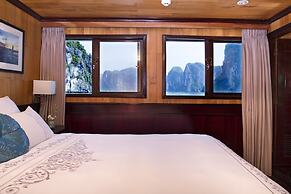 Hera Classic Boutique Cruise