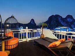 Hera Classic Boutique Cruise