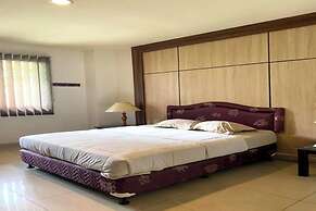 OYO 94050 Happy Room