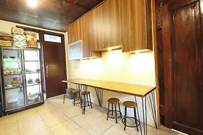 Capital O 94011 Binhari Guest House