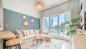 Modern One Bedroom Stylish Touches
